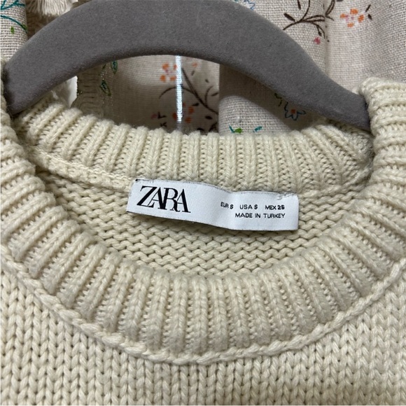 Zara Cream Crew Neck Sweater - Picture 2 of 4
